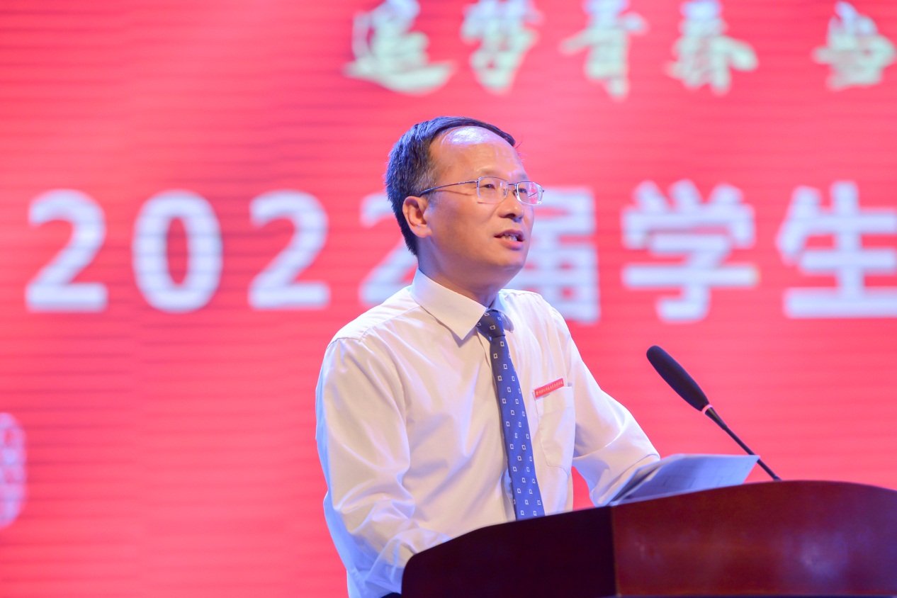 说明: E:\3.学工处\2022年\2022届毕业季\0615图片\LIU_3300.jpg